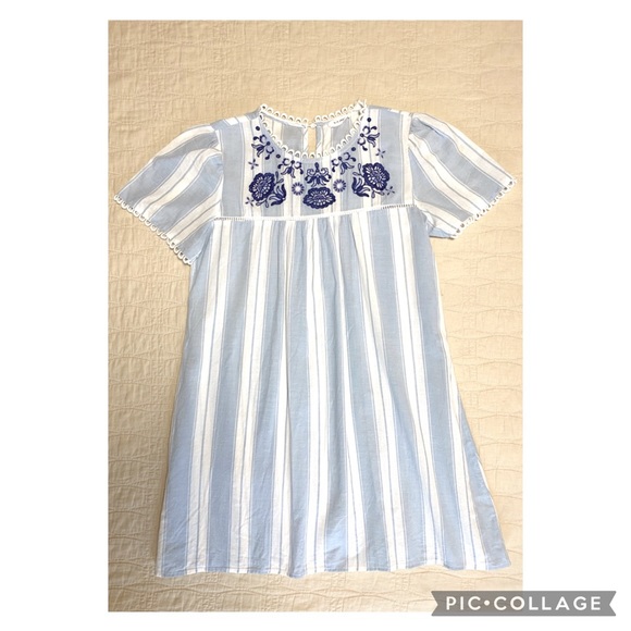 Blu Pepper Dresses & Skirts - Boho Embroidered Dress